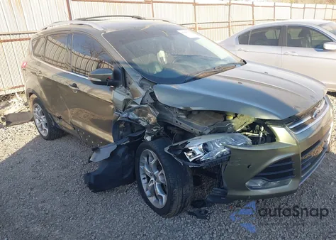 2013 Ford Escape Titanium z USA, uszkodzony, nr VIN 1FMCU9J90DUC83920